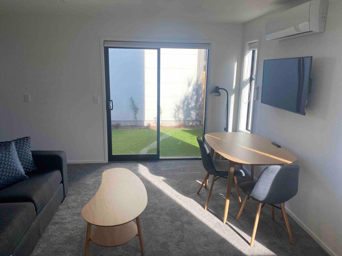 Beachside New Brighton Apartment *